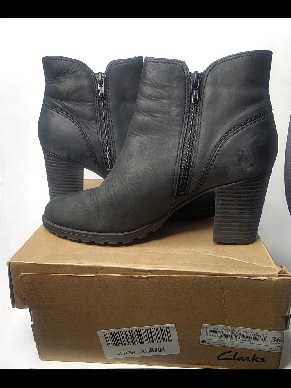 Clarks Women's Black Zip Ankle Boot Size 7.5